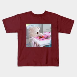 Teddy bear lunch time Kids T-Shirt